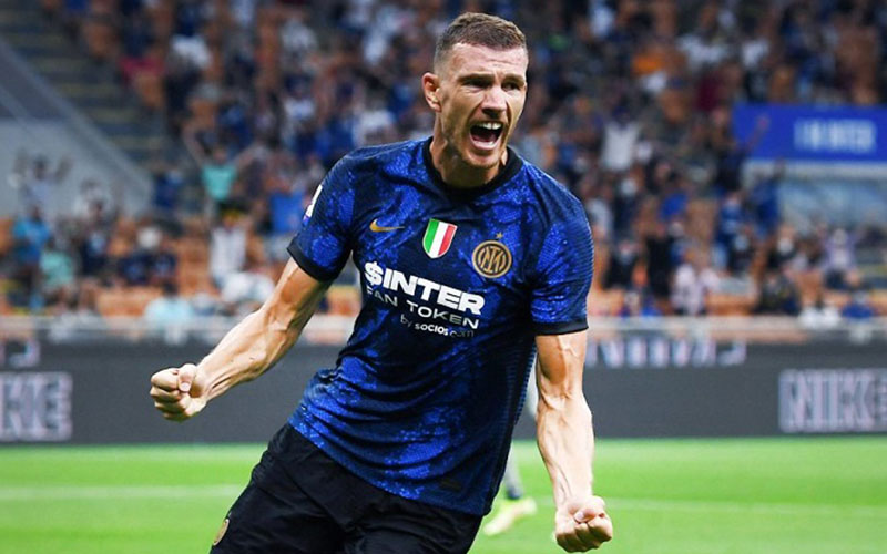 Dzeko được kỳ vọng sẽ tỏa sáng giúp Inter lấy lại ngôi đầu bảng. Ảnh: Internet Dzeko được kỳ vọng sẽ tỏa sáng giúp Inter lấy lại ngôi đầu bảng. Ảnh: Internet
