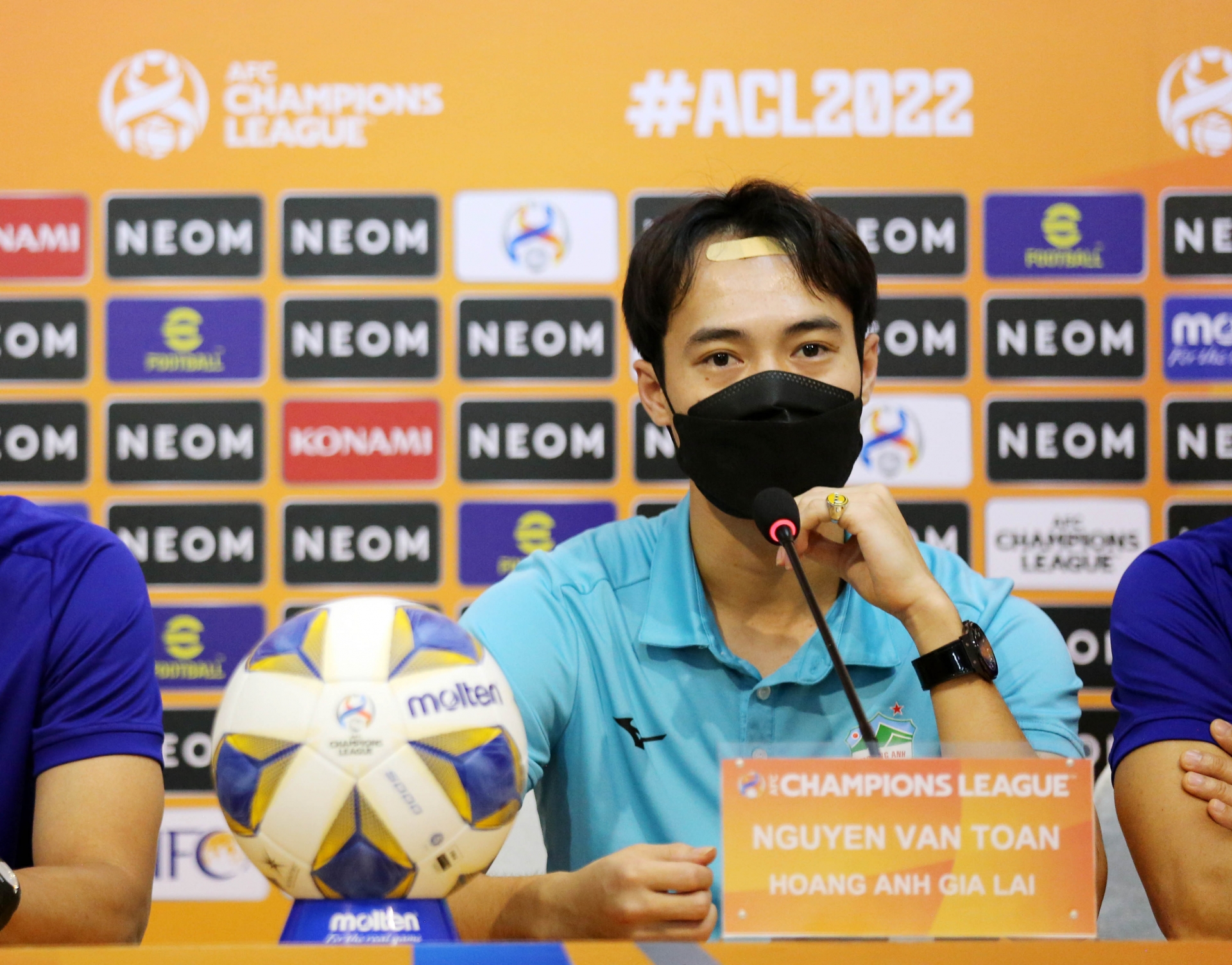 Văn Toàn muốn ghi bàn vào lưới Sydney FC. Ảnh: Internet