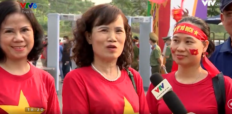 Mẹ tuyển thủ Nguyễn Hoàng Đức đến sân cổ vũ U23 Việt Nam. Ảnh: Internet Mẹ tuyển thủ Nguyễn Hoàng Đức đến sân cổ vũ U23 Việt Nam. Ảnh: Internet