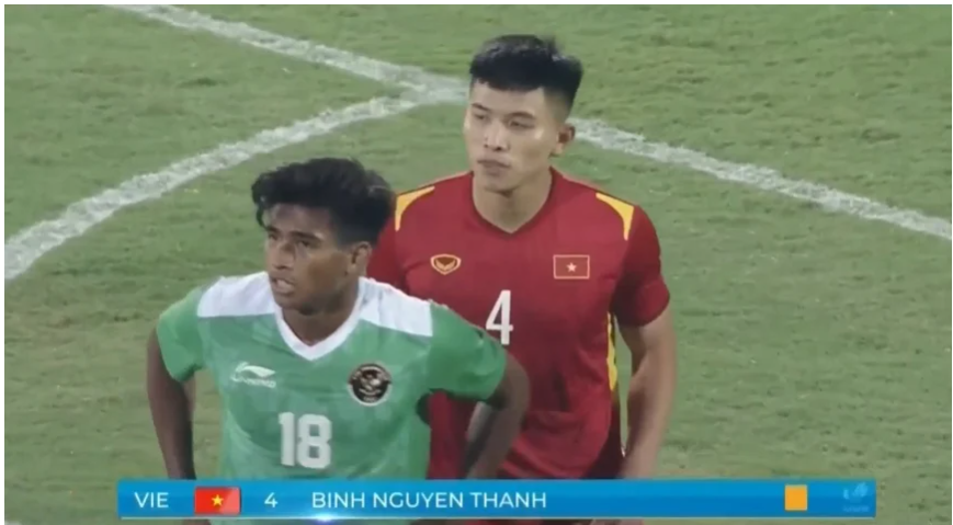 Trực tiếp U23 Việt Nam vs U23 Indonesia: Thanh Bình nhận thẻ vàng