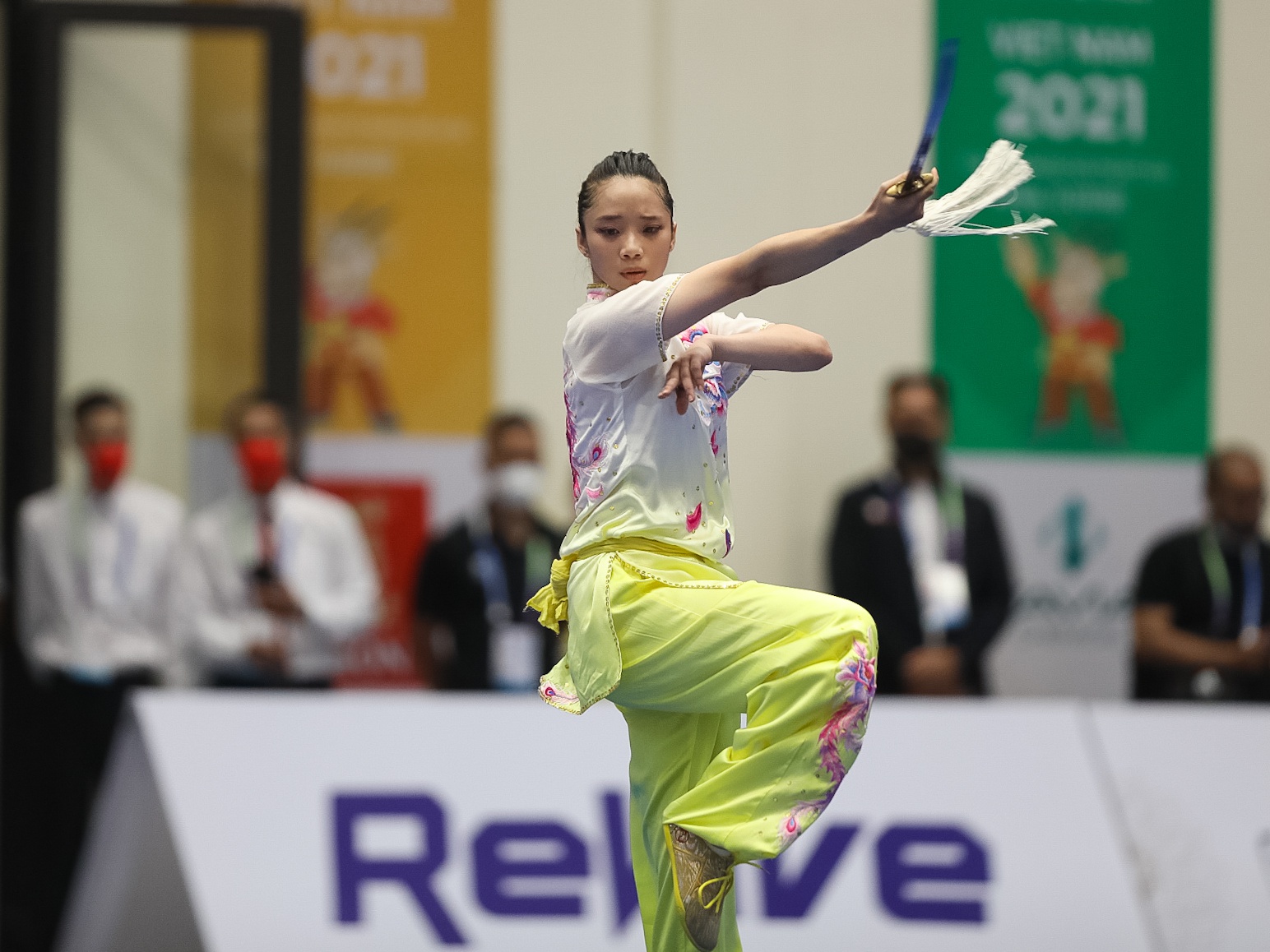 SEA Games 31: VĐV 'mở hàng' HCV cho Wushu Việt Nam từng 'suýt' bị mẹ bắt ở nhà 1 SEA Games 31: VĐV 'mở hàng' HCV cho Wushu Việt Nam từng 'suýt' bị mẹ bắt ở nhà 1