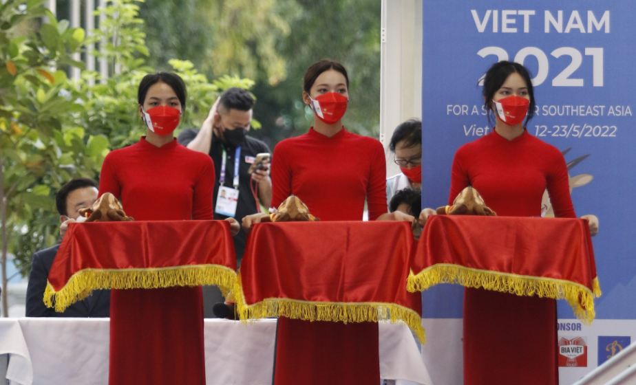 Dàn lễ tân tại SEA Games 31 gây ấn tượng trong mắt bạn bè quốc tế. Ảnh: Internet