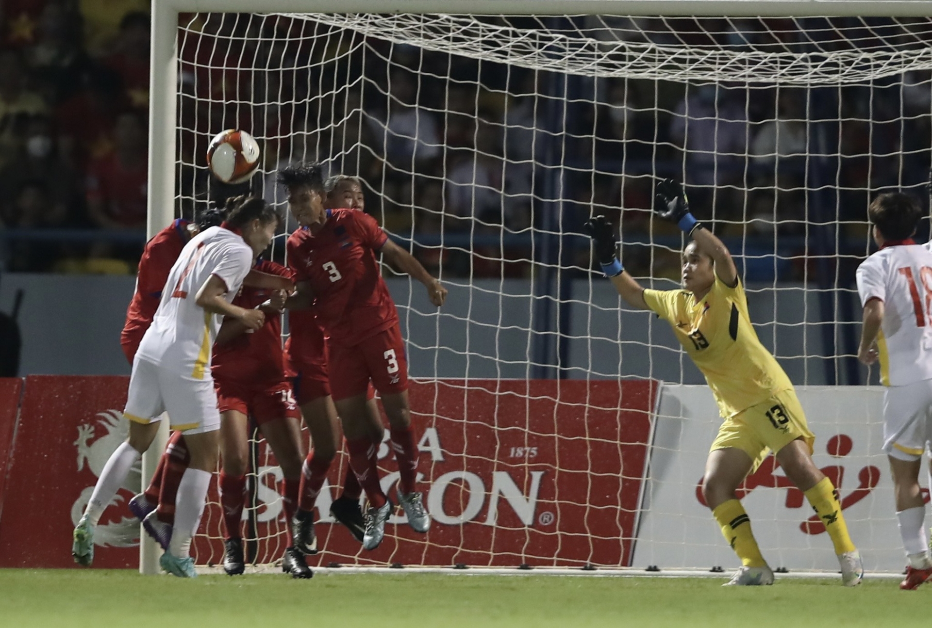 SEA Games 31: Vùi dập Campuchia, ĐT nữ Việt Nam thẳng tiến vào bán kết 1 SEA Games 31: Vùi dập Campuchia, ĐT nữ Việt Nam thẳng tiến vào bán kết 1