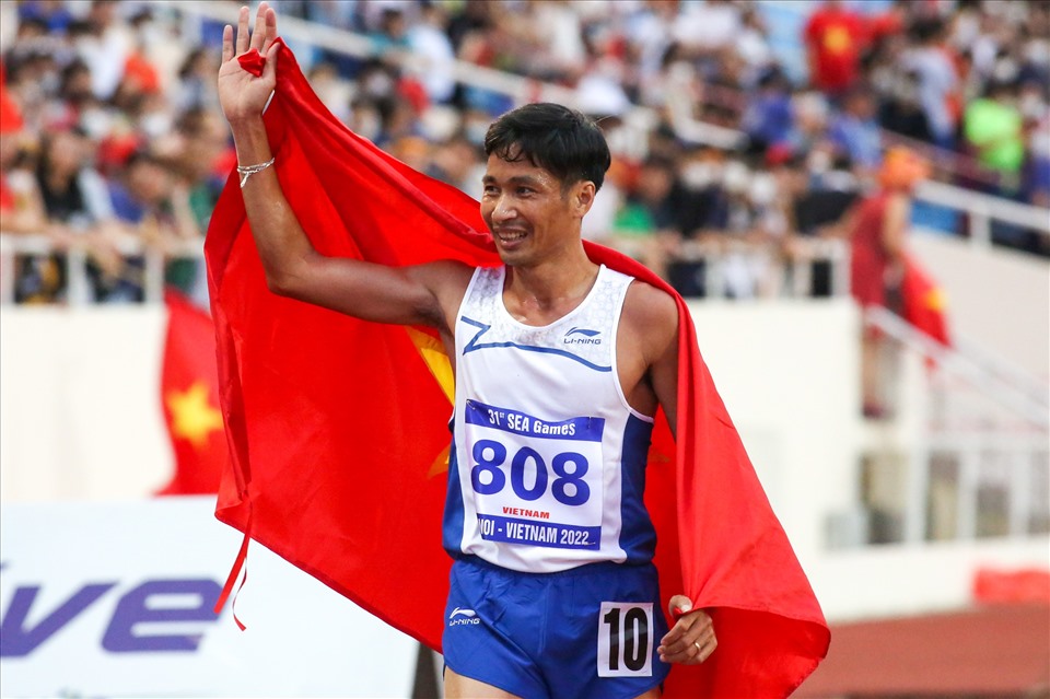 VĐV Nguyễn Văn Lai giành HCV tại nội dung chạy 5000m. Ảnh: Internet