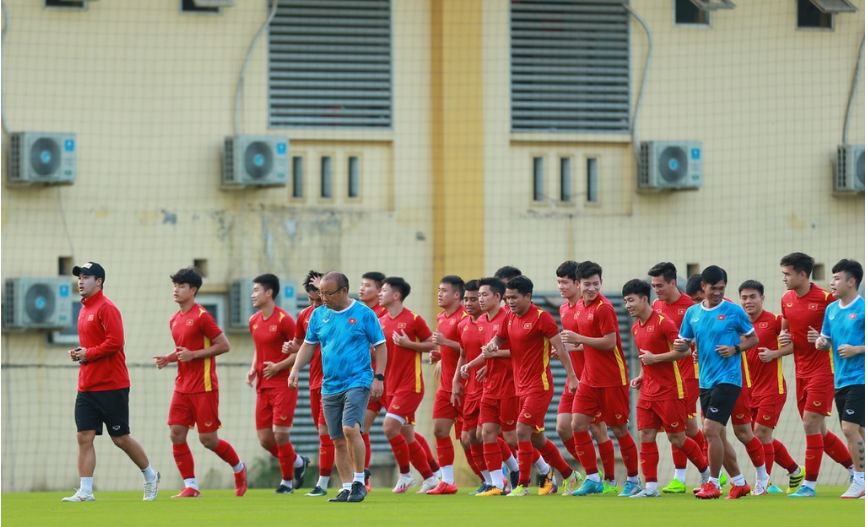 HLV Park Hang-seo áp dụng công nghệ hiện đại ở buổi tập của U23 Việt Nam