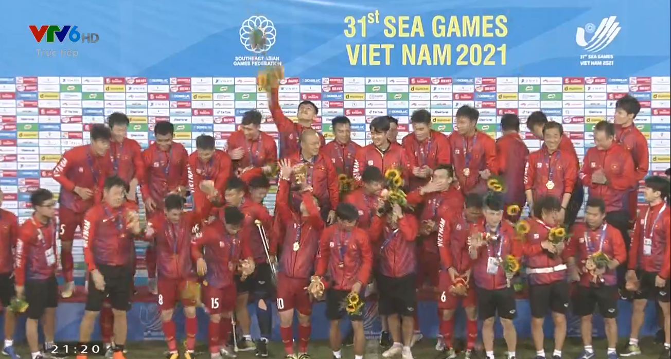U23 Việt Nam 1-0 U23 Thái Lan: Mạnh Dũng tỏa sáng, U23 Việt Nam bảo vệ thành công tấm HCV SEA Games đầy cảm xúc - Ảnh 2 U23 Việt Nam 1-0 U23 Thái Lan: Mạnh Dũng tỏa sáng, U23 Việt Nam bảo vệ thành công tấm HCV SEA Games đầy cảm xúc - Ảnh 2