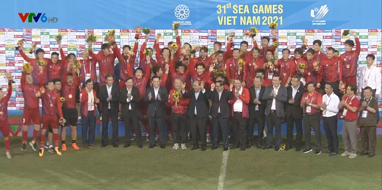 U23 Việt Nam 1-0 U23 Thái Lan: Mạnh Dũng tỏa sáng, U23 Việt Nam bảo vệ thành công tấm HCV SEA Games đầy cảm xúc - Ảnh 1 U23 Việt Nam 1-0 U23 Thái Lan: Mạnh Dũng tỏa sáng, U23 Việt Nam bảo vệ thành công tấm HCV SEA Games đầy cảm xúc - Ảnh 1