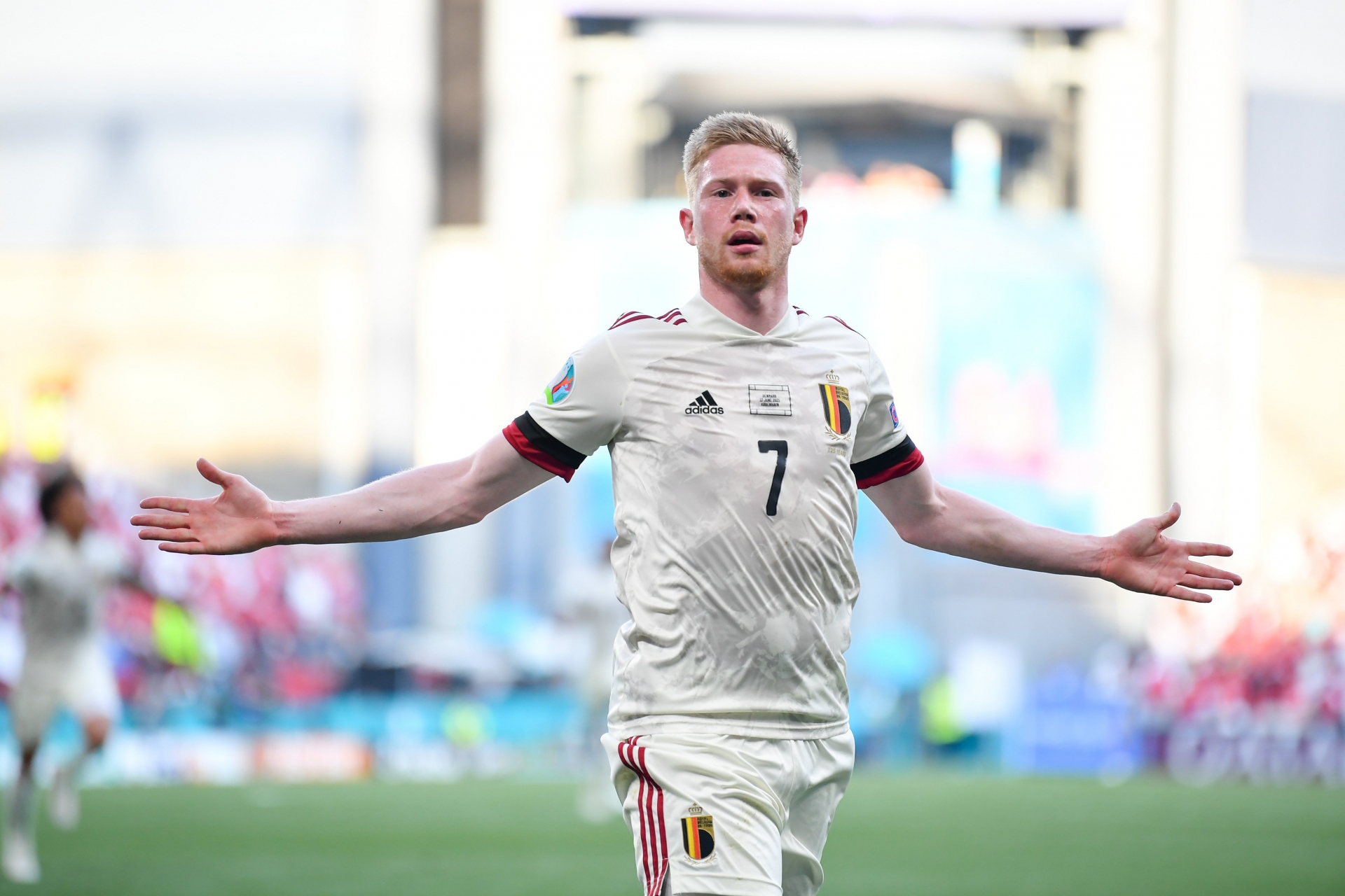 De Bruyne tỏ ra không hài lòng khi phải bung sức tại UEFA Nations League. Ảnh: Internet