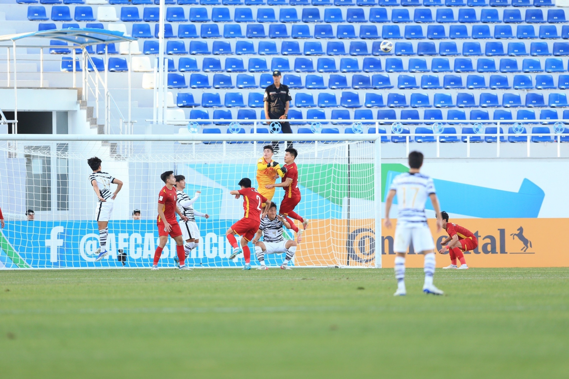 U23 Việt Nam 1-1 U23 Hàn Quốc: Xuất sắc cầm hòa nhà ĐKVĐ, thầy trò HLV Gong Oh-kyun rộng cửa vào tứ kết - Ảnh 3