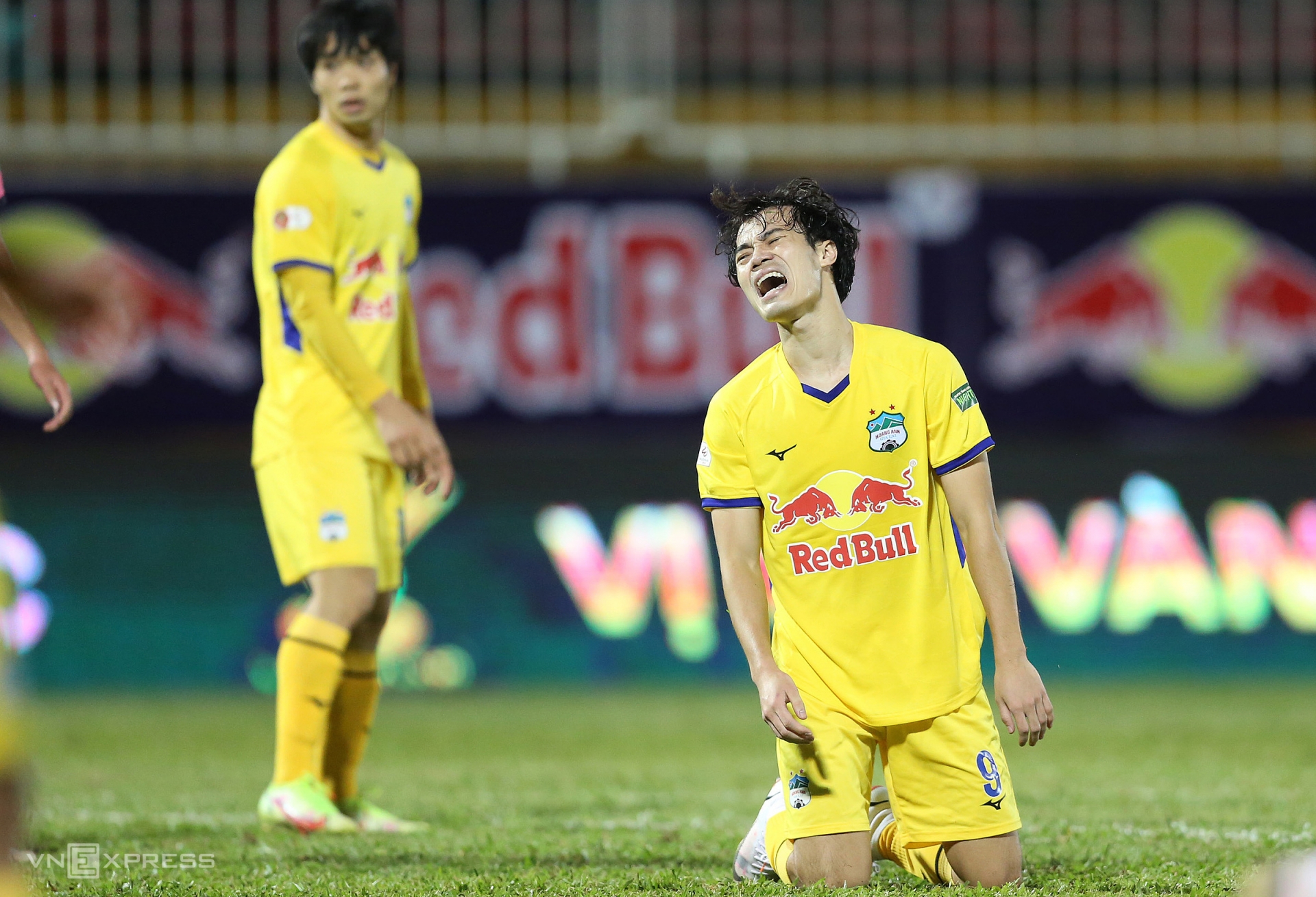 HAGL thi đấu không như kỳ vọng tại giải Tứ hùng 2022. Ảnh: VnExpress