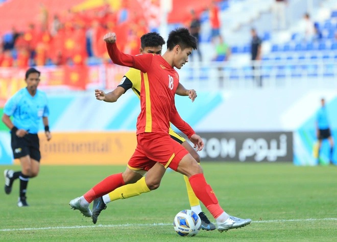 U23 Việt Nam 2-0 U23 Malaysia: Thầy trò HLV Gong Oh-kyun xuất sắc giành vé vào Tứ kết U23 châu Á 2022 - Ảnh 2 U23 Việt Nam 2-0 U23 Malaysia: Thầy trò HLV Gong Oh-kyun xuất sắc giành vé vào Tứ kết U23 châu Á 2022 - Ảnh 2