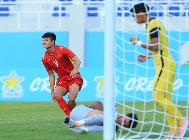 U23 Việt Nam 2-0 U23 Malaysia: Thầy trò HLV Gong Oh-kyun xuất sắc giành vé vào Tứ kết U23 châu Á 2022 - Ảnh 4 U23 Việt Nam 2-0 U23 Malaysia: Thầy trò HLV Gong Oh-kyun xuất sắc giành vé vào Tứ kết U23 châu Á 2022 - Ảnh 4