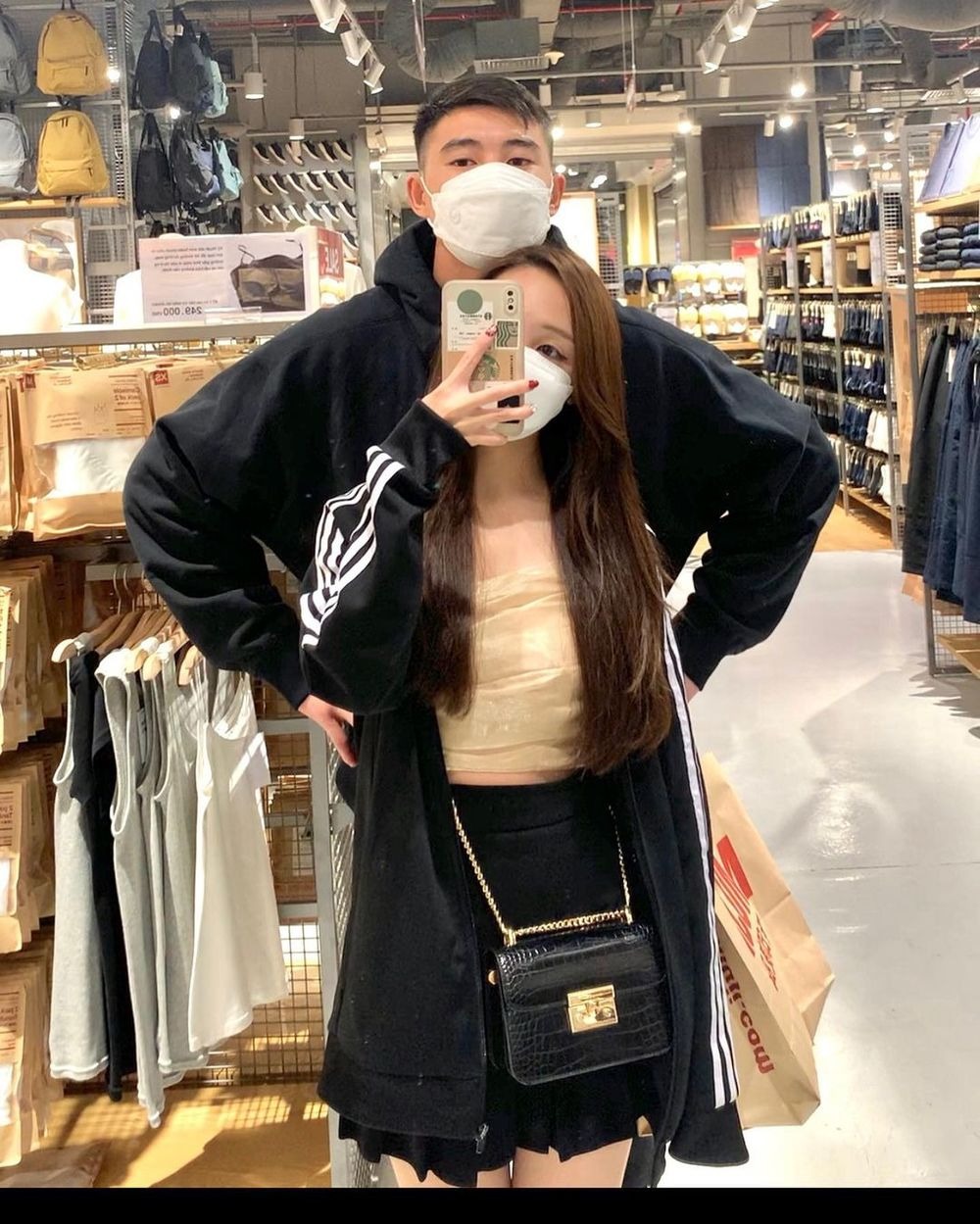 Lộ diện bạn gái 'cực xinh' của thủ môn U23 Việt Nam - Quan Văn Chuẩn - Ảnh 1