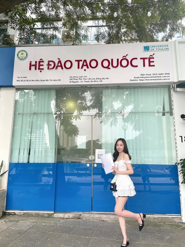 Lộ diện bạn gái 'cực xinh' của thủ môn U23 Việt Nam - Quan Văn Chuẩn - Ảnh 4 Lộ diện bạn gái 'cực xinh' của thủ môn U23 Việt Nam - Quan Văn Chuẩn - Ảnh 4
