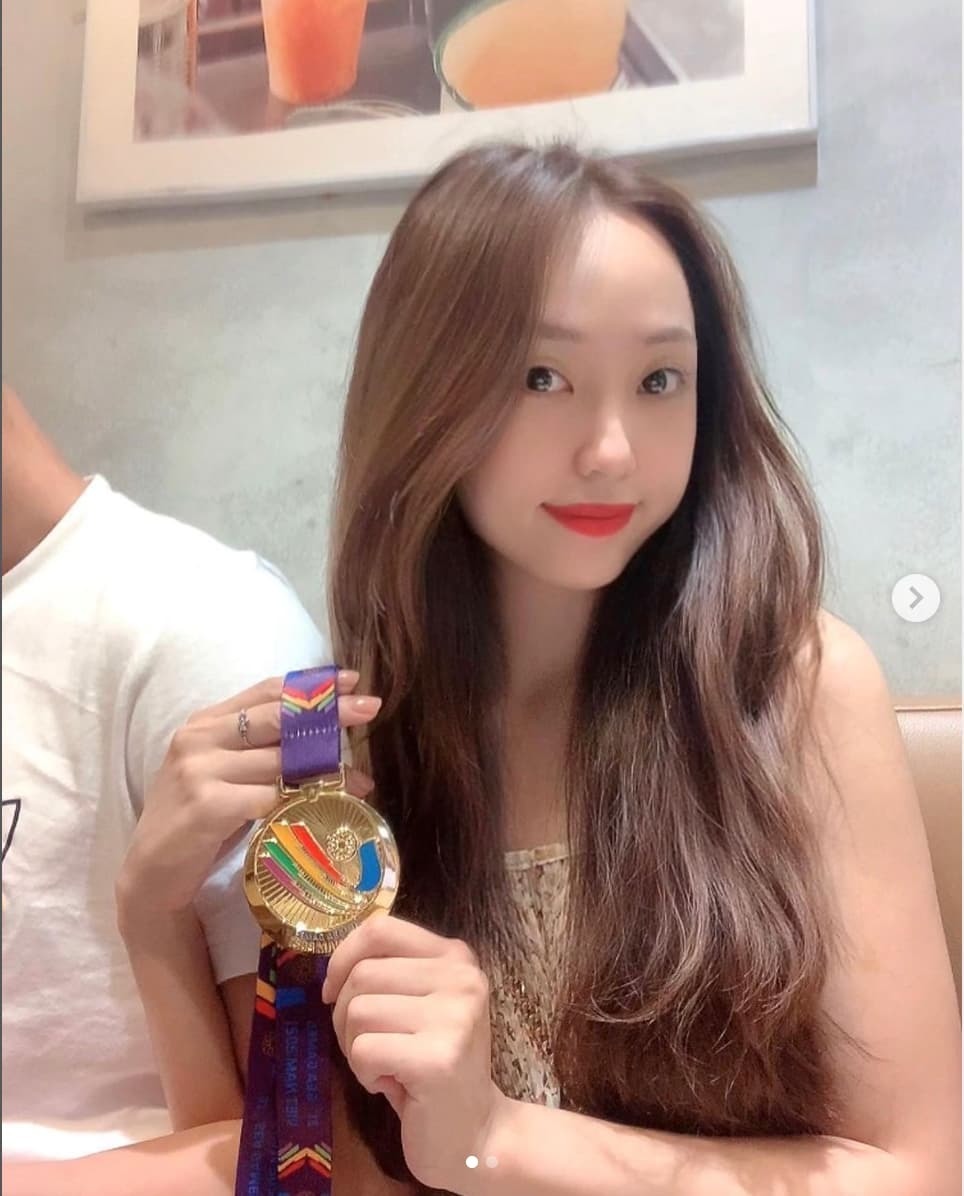 Lộ diện bạn gái 'cực xinh' của thủ môn U23 Việt Nam - Quan Văn Chuẩn - Ảnh 5