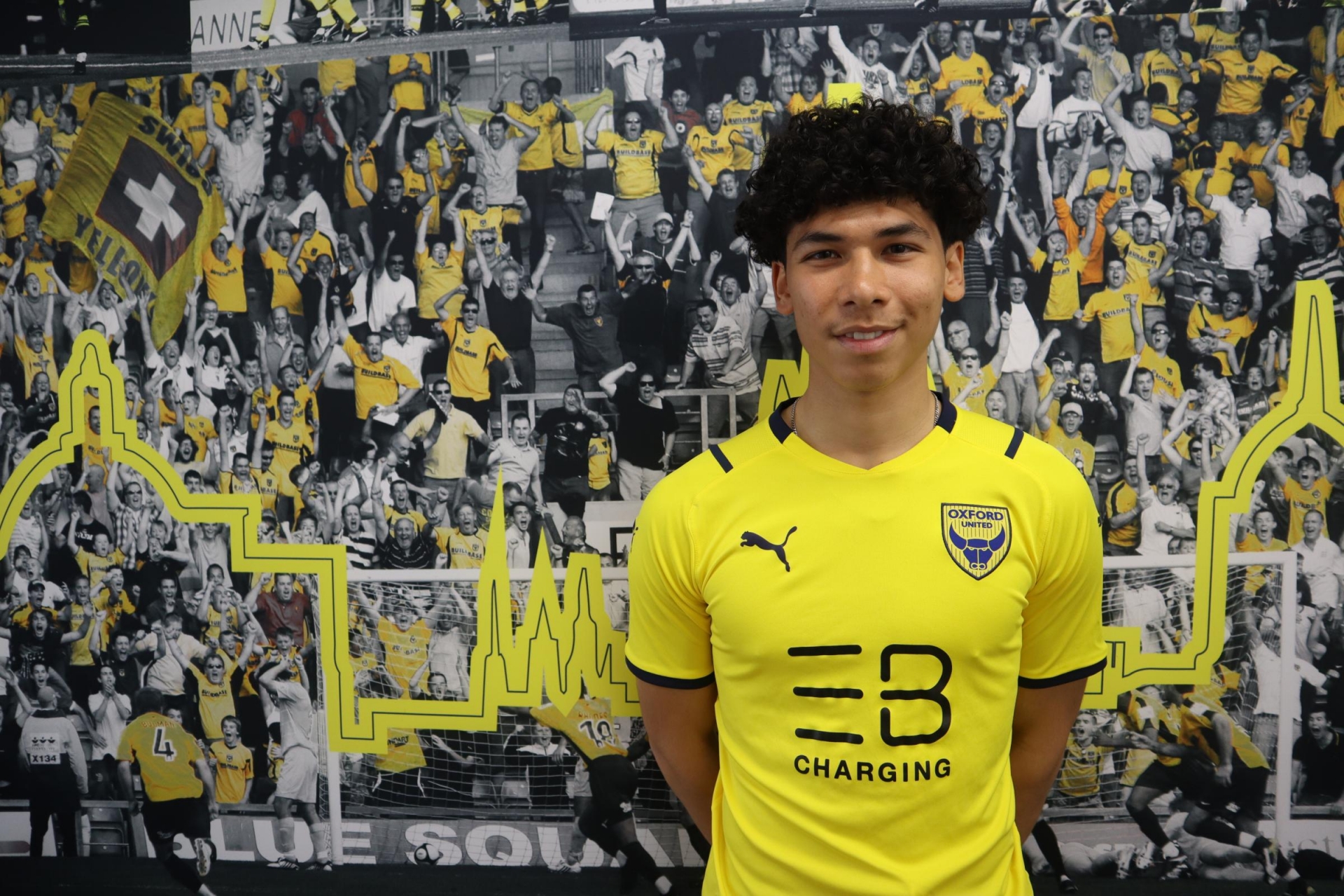 Ben Davis hiện đang thuộc biên chế CLB Oxford United (Anh). Internet