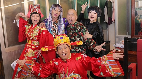 Gần ngày ghi hình, NTK hé lộ hậu trường trang phục cho dàn Táo Quân 2021 - Ảnh 1 Gần ngày ghi hình, NTK hé lộ hậu trường trang phục cho dàn Táo Quân 2021 - Ảnh 1