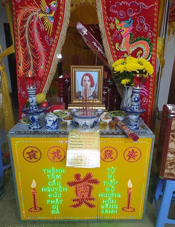 Tin tức Sao Việt giải trí MXH 24h: Hiền Thục mượn cún làm áo, Ca sĩ Chi Pi tai nạn qua đời - Ảnh 1