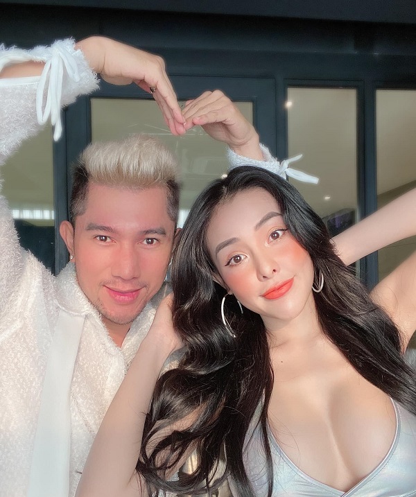 Ngân 98 và Lương Bằng nhí nhảnh trong bộ ảnh mừng sinh nhật (ảnh FBNV) Ngân 98 và Lương Bằng nhí nhảnh trong bộ ảnh mừng sinh nhật (ảnh FBNV)