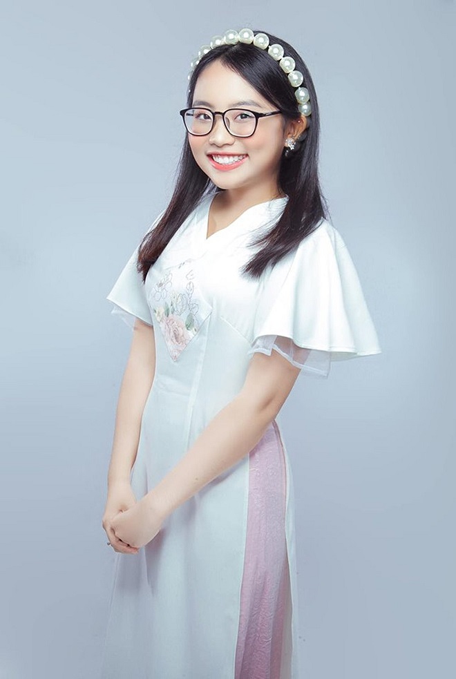 6 năm được bố nuôi nâng đỡ, Phương Mỹ Chi tiết lộ mối quan hệ cha con hiện tại - Ảnh 1 6 năm được bố nuôi nâng đỡ, Phương Mỹ Chi tiết lộ mối quan hệ cha con hiện tại - Ảnh 1