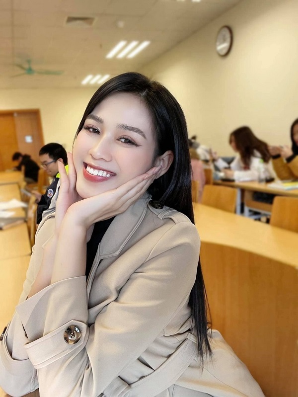 Trong mọi khoảnh khắc Đỗ Hà đều nổi bật. ảnh FBNV Trong mọi khoảnh khắc Đỗ Hà đều nổi bật. ảnh FBNV