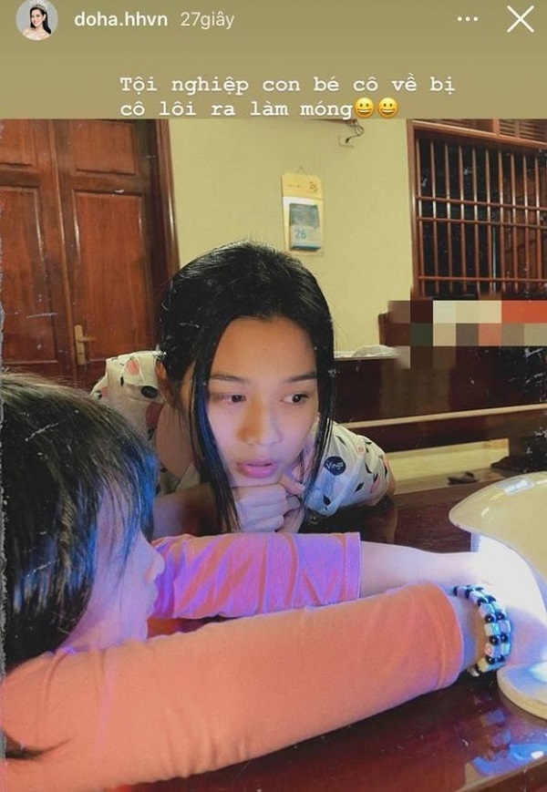 Đỗ Thị Hà 'xả vai' Hoa hậu, khoe ảnh cận mặt mộc ở nhà đón Tết khiến dân mạng xuýt xoa khen ngợi.