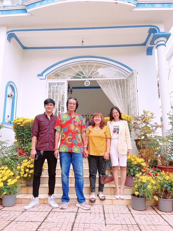 Khoảnh khắc hạnh phúc, sum vầy của Nam Thư và gia đình (ảnh FBNV) Khoảnh khắc hạnh phúc, sum vầy của Nam Thư và gia đình (ảnh FBNV)