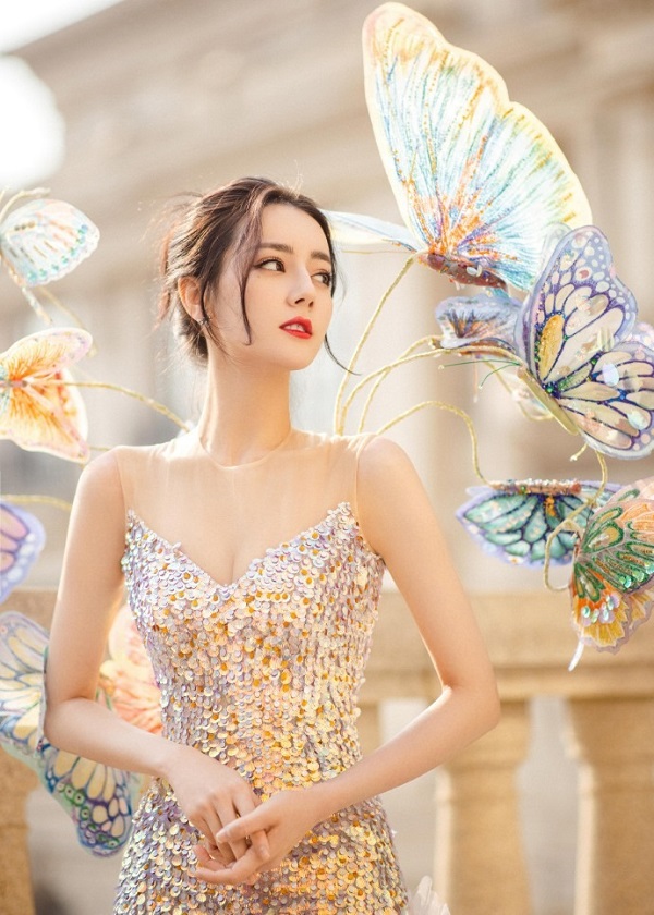 Địch Lệ Nhiệt Ba khai xuân bằng bộ ảnh hóa 'tiên nữ bươm bướm' đẹp hút hồn (ảnh WB)