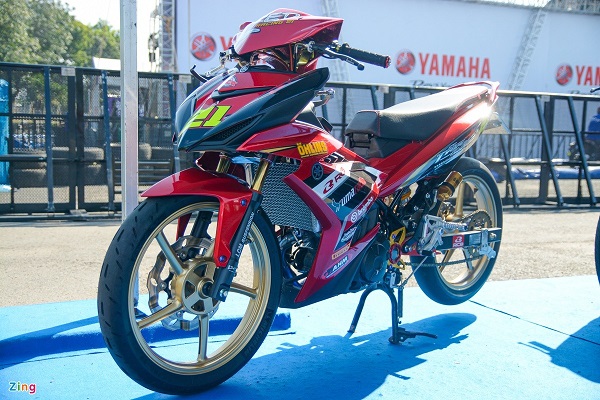 Yamaha Exciter 150 độ tuyệt đẹp khiến những người anh em của mình phải ngước nhìn.