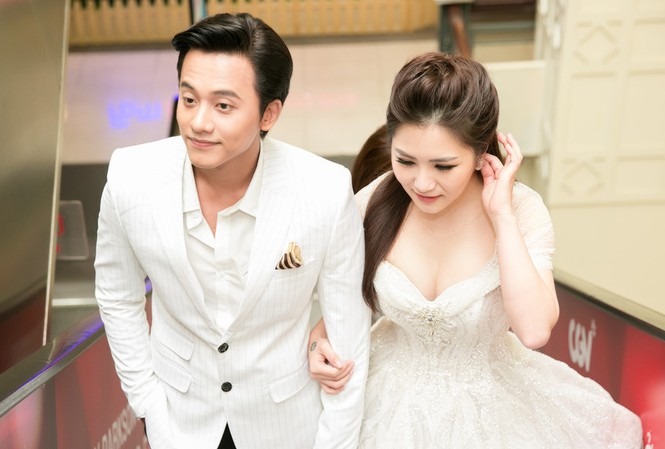 Mai Tài Phến và Hương Tràm từng yêu nhau 1 tháng rồi chia tay Mai Tài Phến và Hương Tràm từng yêu nhau 1 tháng rồi chia tay