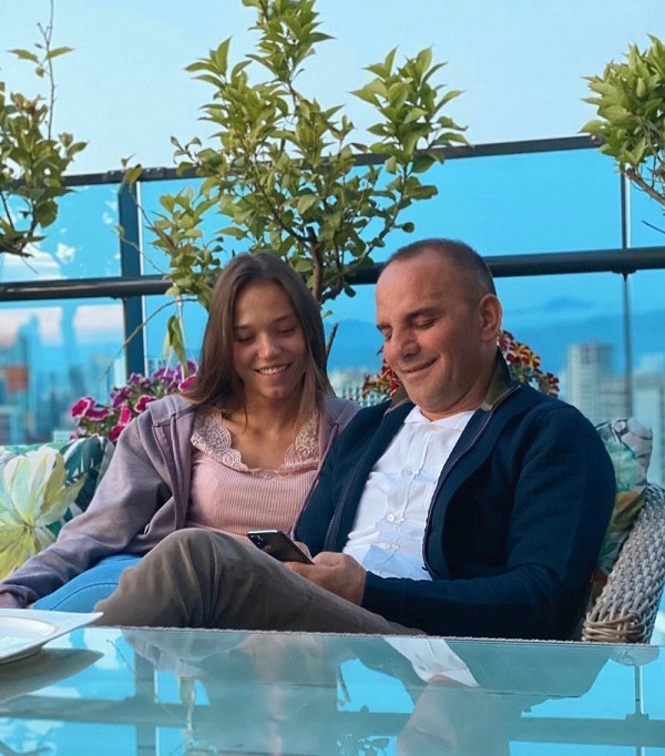 Vợ chồng Christina