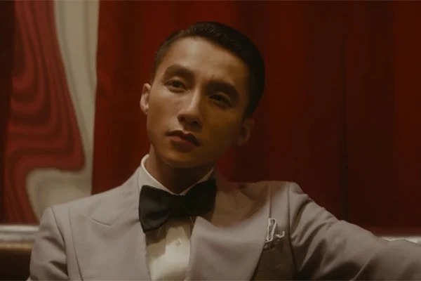 Dân mạng mỉa mai mục đích Sơn Tùng M-TP để lộ số tài khoản ngân hàng là để kêu gọi fan góp tiền mua bản quyền nhạc, sau khi hàng loạt người 'mừng tuổi' cho nam ca sĩ.