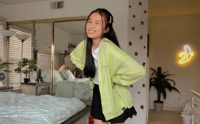Jenny Huỳnh - cô bé 16 tuổi nổi tiếng kiếm tiền tỷ bằng cách làm clip Youtube (ảnh FBNV) Jenny Huỳnh - cô bé 16 tuổi nổi tiếng kiếm tiền tỷ bằng cách làm clip Youtube (ảnh FBNV)