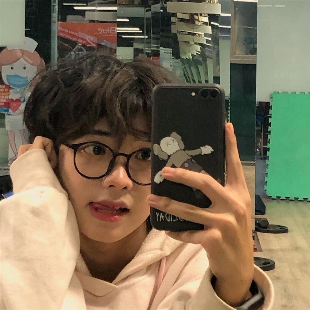 Hotgirl Tik Tok khiến bao chàng mê đắm bất ngờ thừa nhận là nam, còn vạch áo chứng minh - Ảnh 5