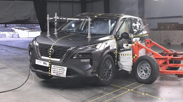 Nissan X-Trail 2021 sắp về Việt Nam bị chấm 2 điểm an toàn cho hàng ghế trước. Nissan X-Trail 2021 sắp về Việt Nam bị chấm 2 điểm an toàn cho hàng ghế trước.
