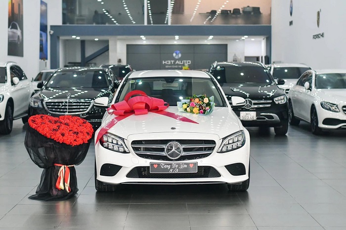 'Soái ca' Hà Nam lén lút xem Mercedes-Benz rồi ship về tận cửa tặng vợ - Ảnh 2 'Soái ca' Hà Nam lén lút xem Mercedes-Benz rồi ship về tận cửa tặng vợ - Ảnh 2