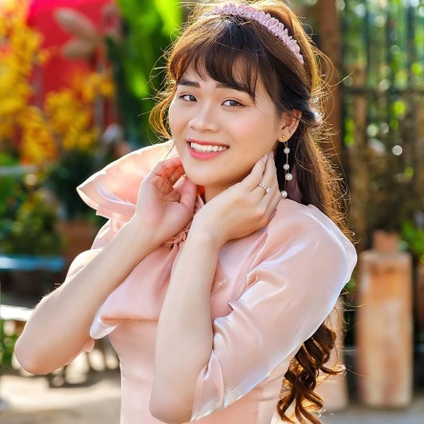 Cô gái Ngô Kiến Huy nâng đỡ lộ cuộc sống sang chảnh sau 2 năm nổi tiếng - Ảnh 4