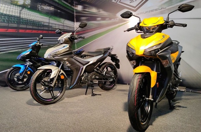 Yamaha Exciter 155 được bán tại Malaysia với cái tên Yamaha Y16ZR. Giá bán của mẫu xe côn tay này là 10.888 ringgit, tương đương 61 triệu đồng.