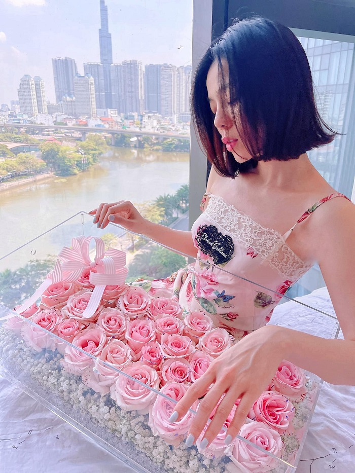 Có chút tình yêu với Lâm Bảo Châu vào người, Lệ Quyên như hóa 'cô gái đôi mươi nức mùi tiền' - Ảnh 2