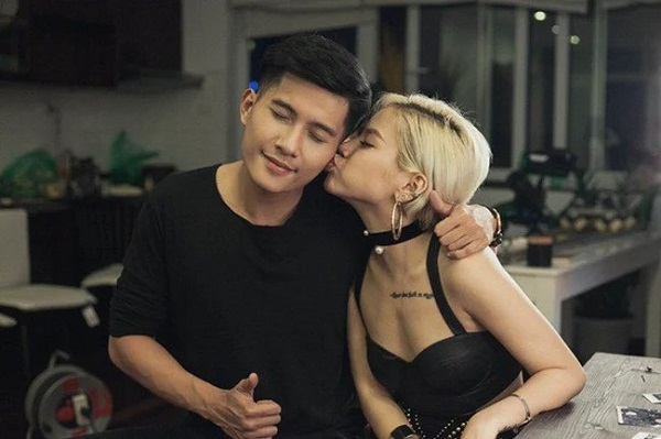 Trước khi yêu Lệ Quyên, Lâm Bảo Châu từng say đắm đàn chị hơn 2 tuổi Yến Lê (ảnh internet) Trước khi yêu Lệ Quyên, Lâm Bảo Châu từng say đắm đàn chị hơn 2 tuổi Yến Lê (ảnh internet)
