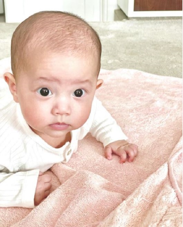 Lý giải sức hút mạnh mẽ của cặp song sinh nhà Hồ Ngọc Hà và Kim Lý - Ảnh 5 Lý giải sức hút mạnh mẽ của cặp song sinh nhà Hồ Ngọc Hà và Kim Lý - Ảnh 5