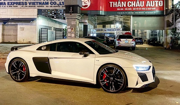 Audi R8 2021 đầu tiên về Việt Nam, giá xe trên 20 tỷ, bản Performance siêu mạnh có nhiều trang bị khủng. 