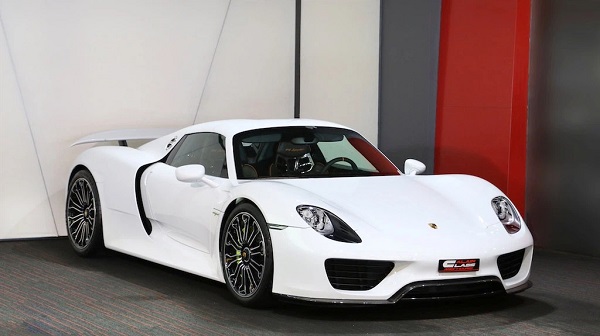 Rộ tin Porsche 918 Spyder về nước giá hơn 30 tỷ chưa kèm thuế phí, soán ngôi Pagani Huayra trở thành siêu phẩm đắt nhất Việt Nam.