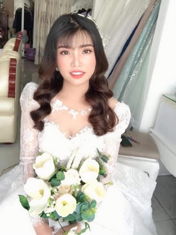 'Thị Nở' Quách Phượng vừa tái hôn vào tháng 12 năm ngoái 'Thị Nở' Quách Phượng vừa tái hôn vào tháng 12 năm ngoái