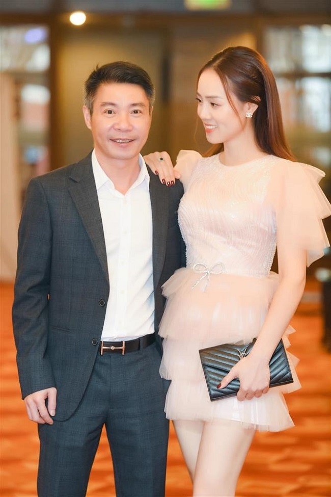 Vợ 3 của Công Lý công khai tuyệt chiêu chiều chồng cực khéo, chị em bàn luận rôm rả - Ảnh 2 Vợ 3 của Công Lý công khai tuyệt chiêu chiều chồng cực khéo, chị em bàn luận rôm rả - Ảnh 2