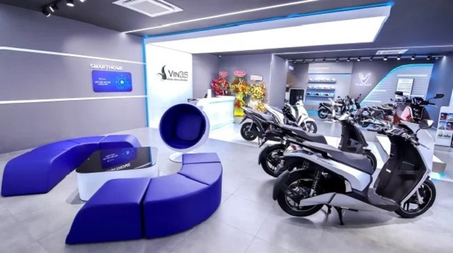Vừa qua, VinFast vừa cho khai trương đồng loại 64 showroom kết hợp trung tâm trải nghiệm Vin3S tại 30 tỉnh thành trên khắp cả nước. Với bước tiến này, hiện hệ thống showroom, đại lý và xưởng dịch vụ của VinFast đã chính thức được mở rộng lên tới 182 địa điểm.
