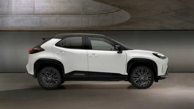 Toyota Yaris Cross ra mắt phiên bản mới, thách thức mọi đối thủ cùng phân khúc. Theo kế hoạch, Toyota Yaris Cross Adventure sẽ mở đơn đặt hàng từ tháng 4 trước khi bán ra vào tháng 9 tại thị trường châu Âu.