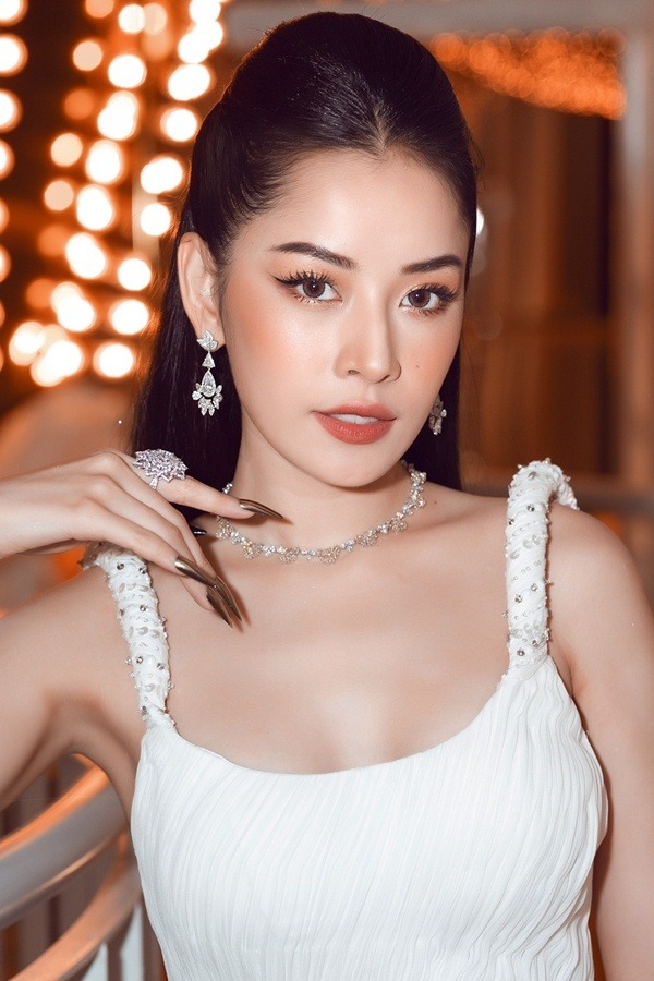 Chi Pu, Phí Phương Anh bị réo tên trong phát ngôn 'thẳng như ruột ngựa' của Tóc Tiên - Ảnh 4 Chi Pu, Phí Phương Anh bị réo tên trong phát ngôn 'thẳng như ruột ngựa' của Tóc Tiên - Ảnh 4