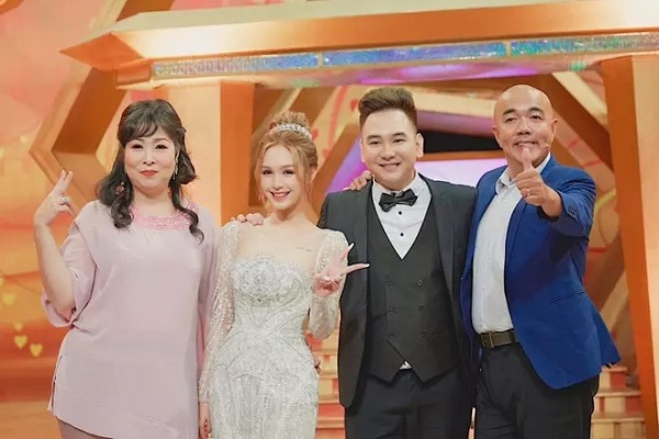 Vợ chồng 'streamer giàu nhất Việt Nam' tham gia chương trình Vợ chồng son (ảnh VCS) Vợ chồng 'streamer giàu nhất Việt Nam' tham gia chương trình Vợ chồng son (ảnh VCS)