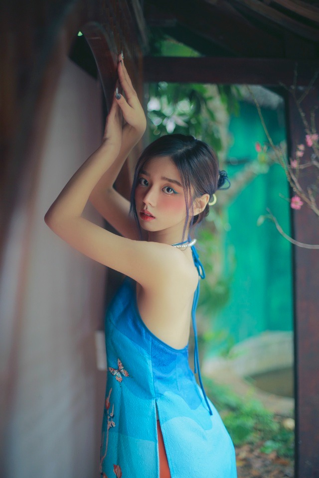 Nhờ sở hữu ngoại hình ấn tượng, cô bạn là mẫu ảnh được nhiều nhãn hàng 'chọn mặt gửi vàng'. Nhờ sở hữu ngoại hình ấn tượng, cô bạn là mẫu ảnh được nhiều nhãn hàng 'chọn mặt gửi vàng'.